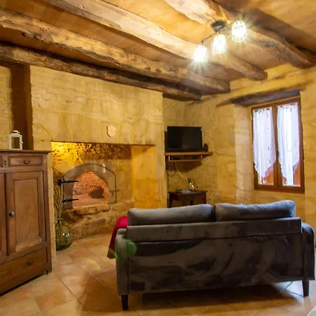 Le Four à Pain De Sarlat: Maison Isolée Proche De Sites Historiques - Fr-1-616-340 * Sarlat