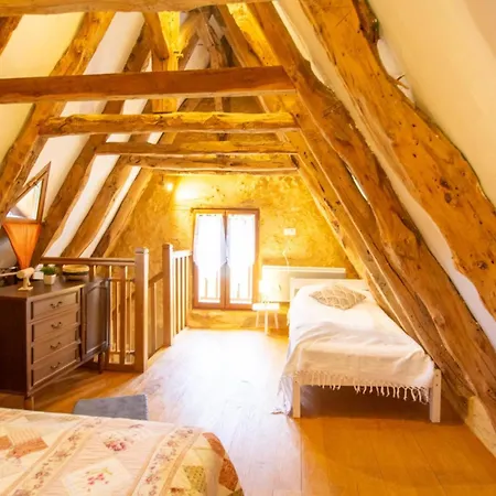 Le Four A Pain De Sarlat: Maison Isolee Proche De Sites Historiques - Fr-1-616-340 *